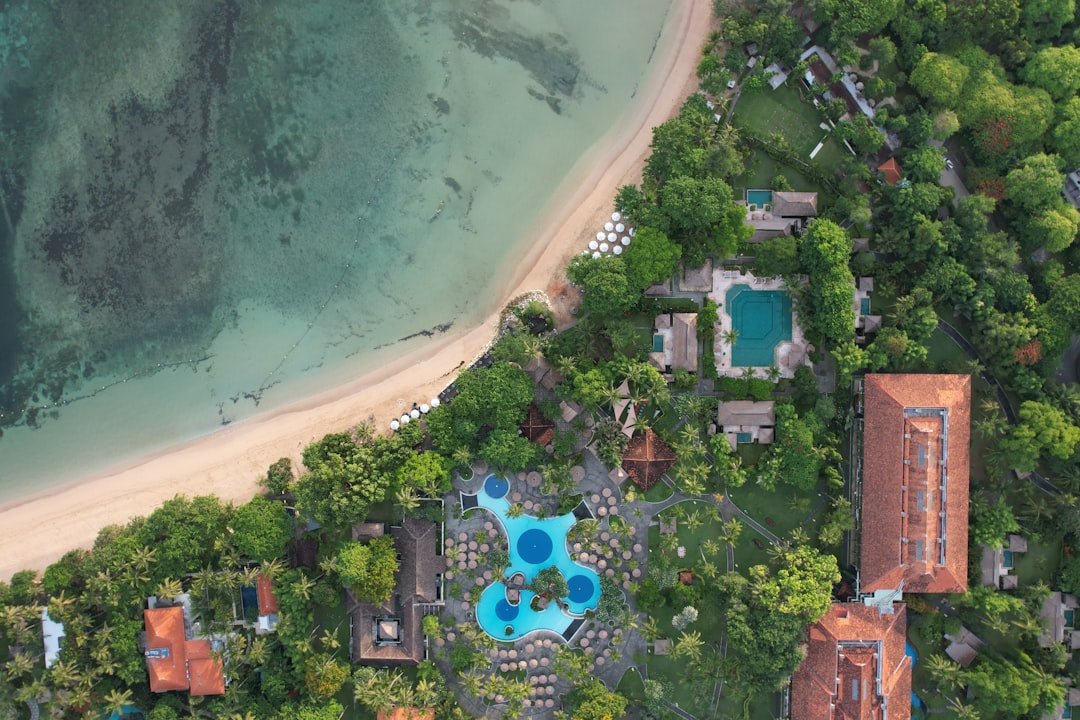 A bird's eye view of a beach and resort